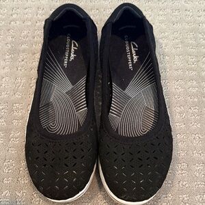 Clarks Cloudsteppers Black Slip-On Shoes 7